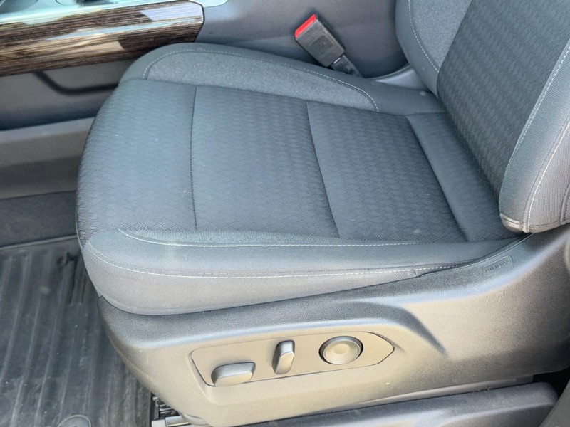 GMC Sierra 1500 Vehicle Full-screen Gallery Image 23