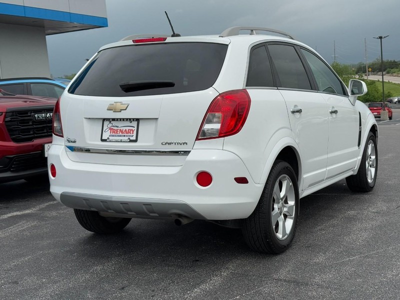 Chevrolet Captiva Sport Fleet Vehicle Full-screen Gallery Image 03