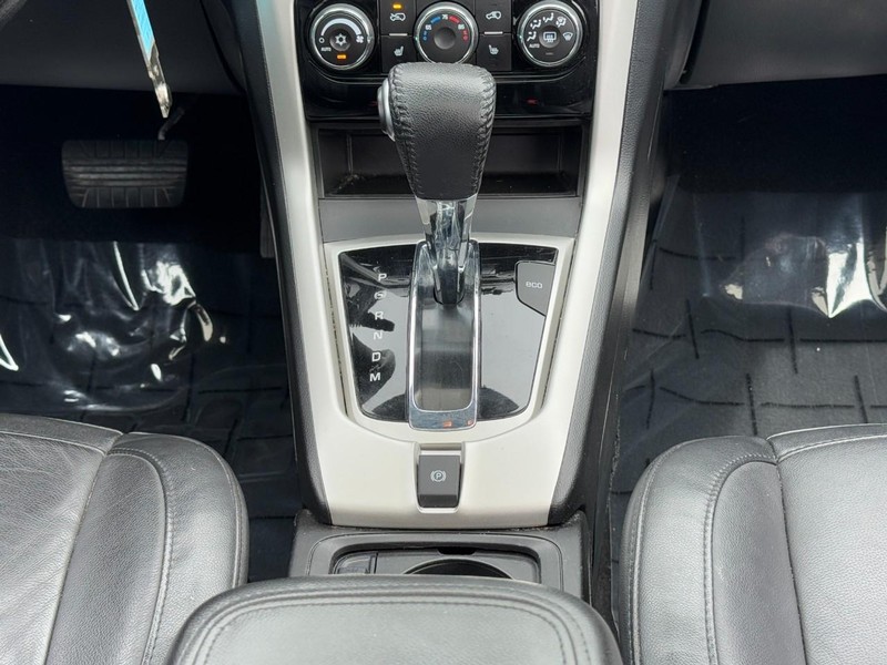 Chevrolet Captiva Sport Fleet Vehicle Full-screen Gallery Image 14