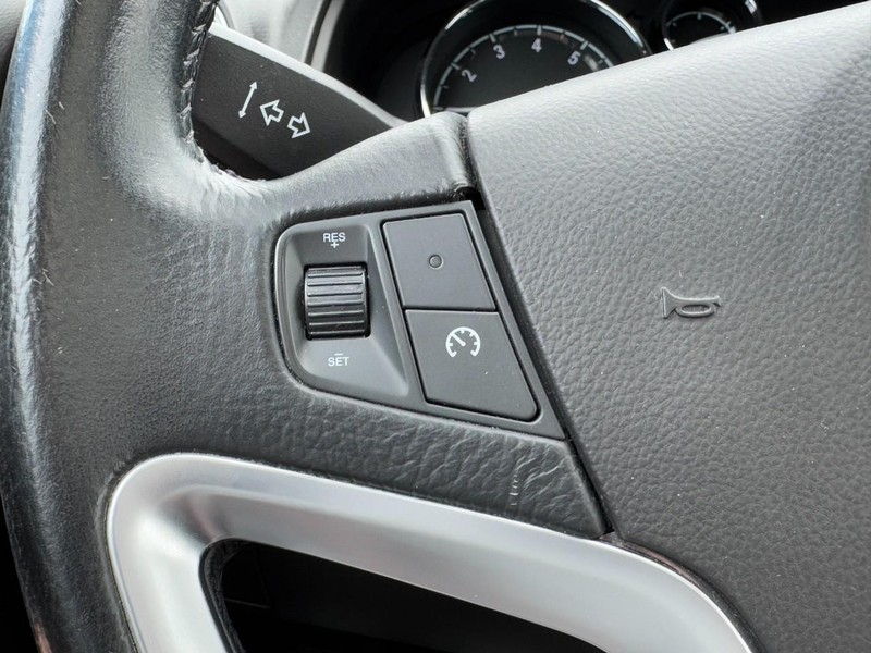 Chevrolet Captiva Sport Fleet Vehicle Full-screen Gallery Image 16