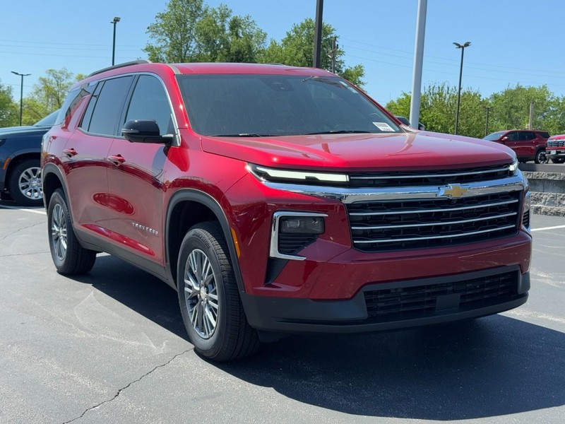 Chevrolet Traverse Vehicle Image 02