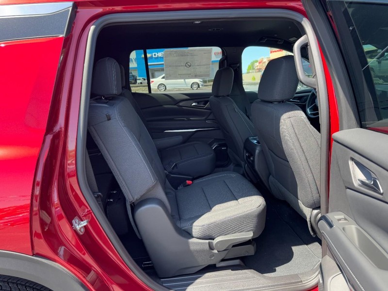 Chevrolet Traverse Vehicle Image 06
