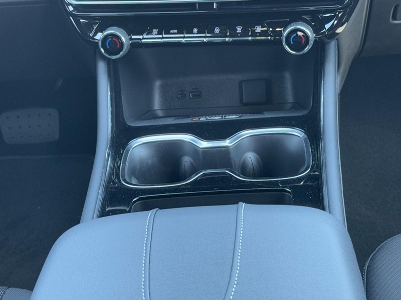 Chevrolet Traverse Vehicle Image 10