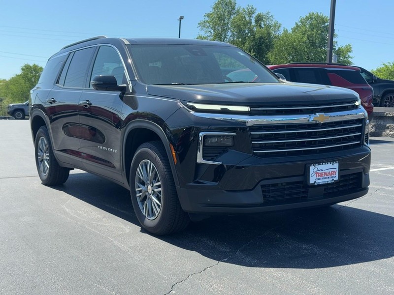Chevrolet Traverse Vehicle Image 02
