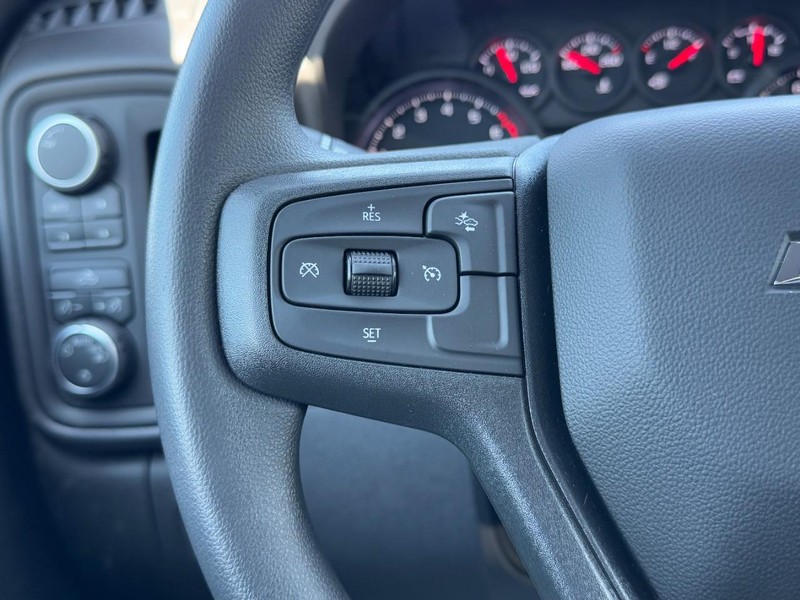 Chevrolet Silverado 1500 Vehicle Image 11