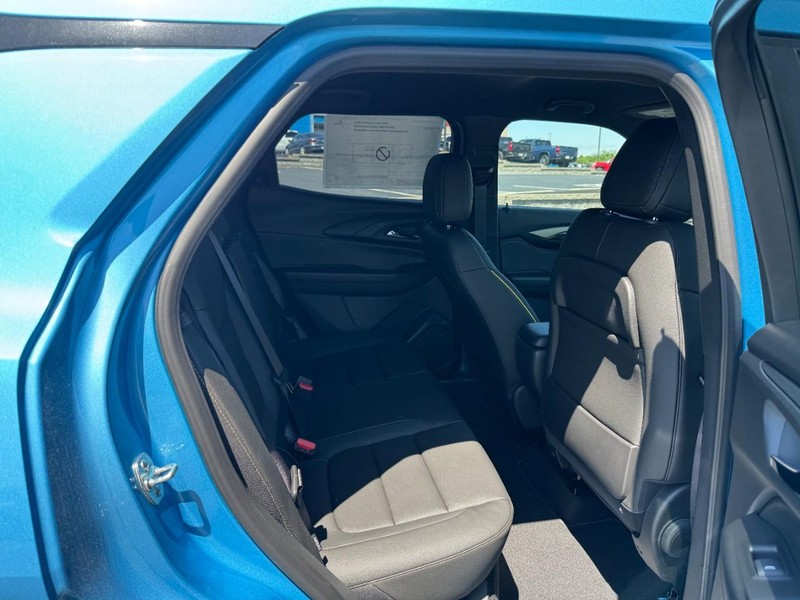 Chevrolet TrailBlazer Vehicle Image 06
