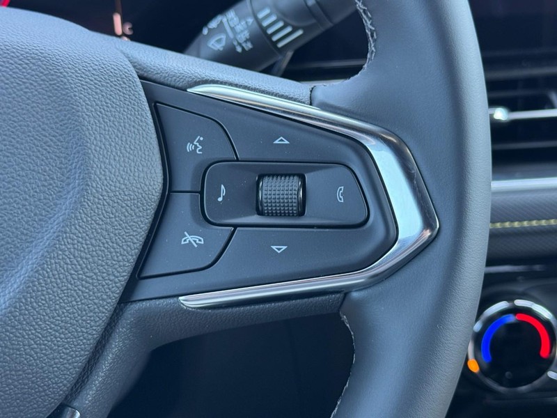 Chevrolet TrailBlazer Vehicle Image 12