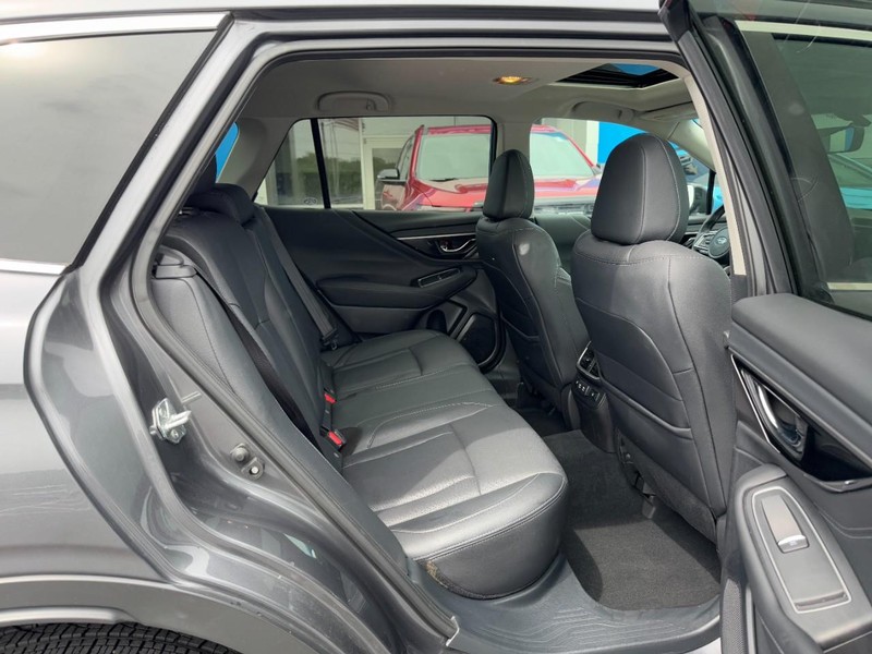 Subaru Outback Vehicle Full-screen Gallery Image 10