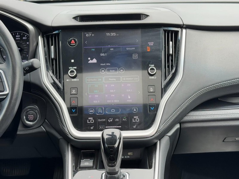 Subaru Outback Vehicle Full-screen Gallery Image 13