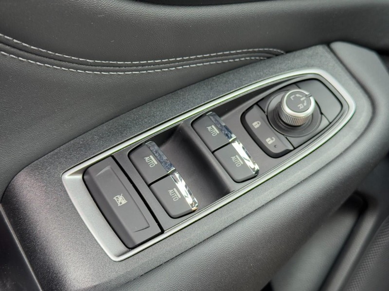 Subaru Outback Vehicle Full-screen Gallery Image 23