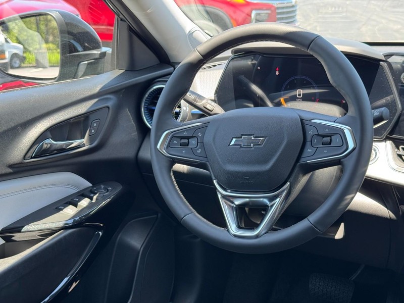 Chevrolet Trax Vehicle Image 08