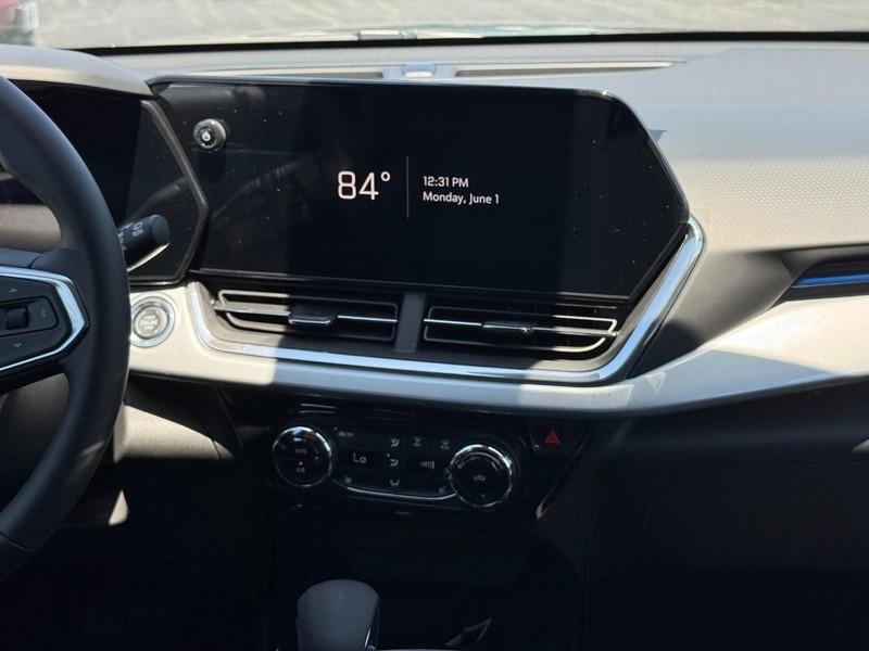 Chevrolet Trax Vehicle Image 09