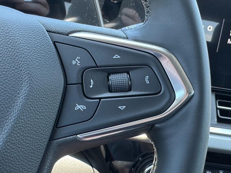 Chevrolet Trax Vehicle Image 12