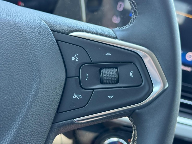 Chevrolet Trax Vehicle Image 12