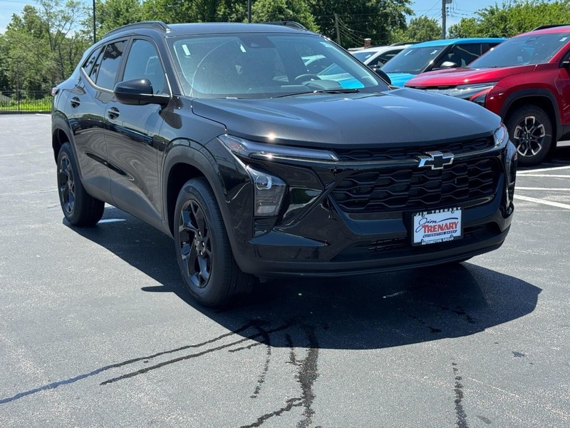 Chevrolet Trax Vehicle Image 02