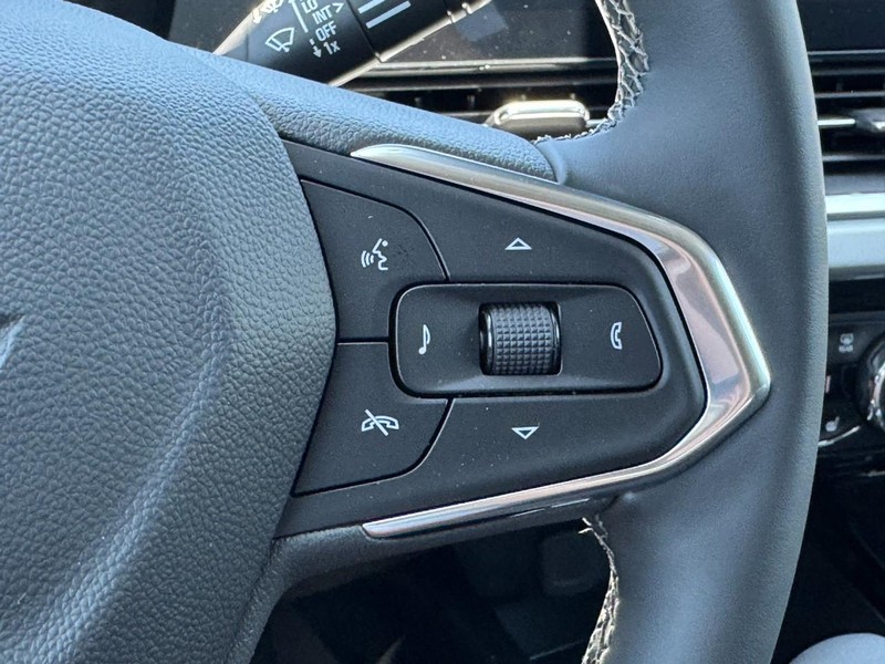 Chevrolet Trax Vehicle Image 12