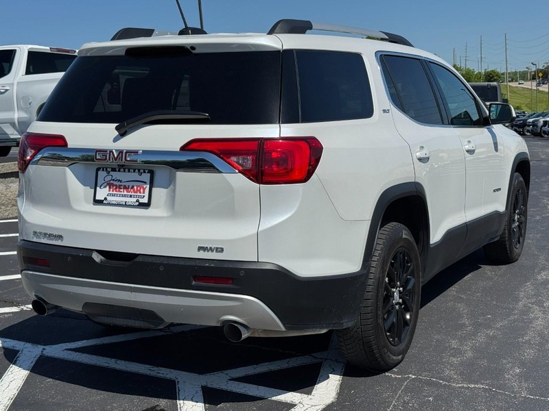 GMC Acadia Vehicle Image 03