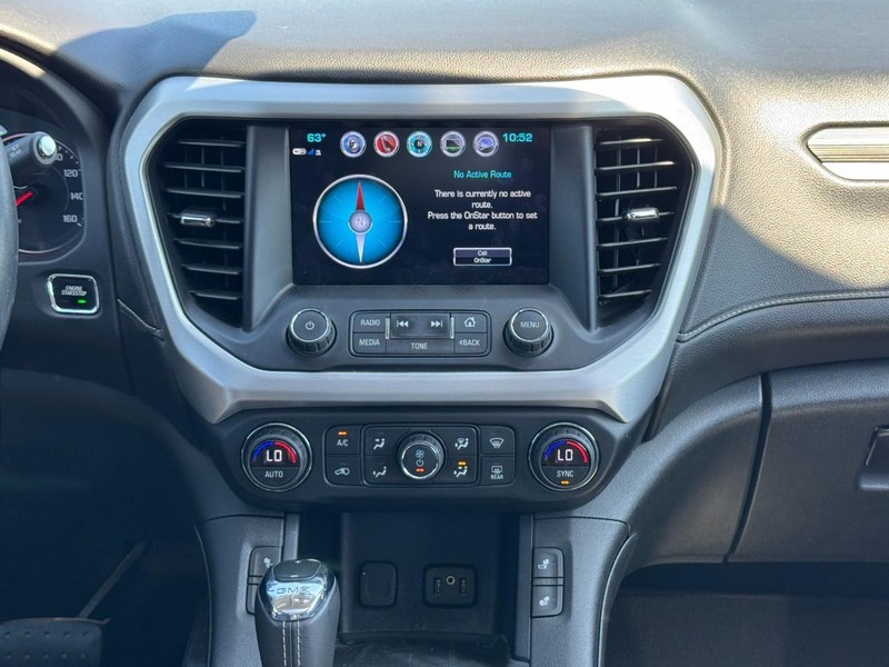 GMC Acadia Vehicle Image 15