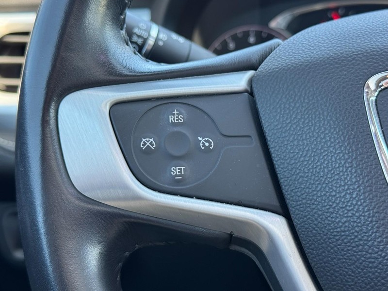 GMC Acadia Vehicle Image 18