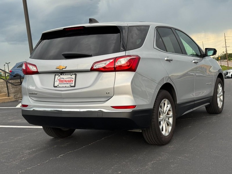 Chevrolet Equinox Vehicle Full-screen Gallery Image 03