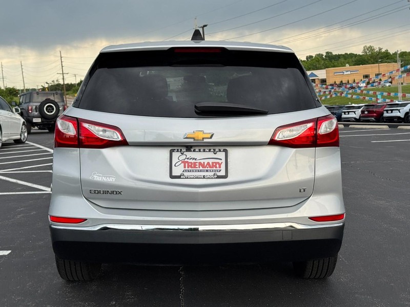 Chevrolet Equinox Vehicle Full-screen Gallery Image 04