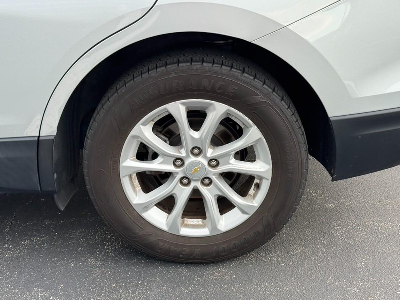 Chevrolet Equinox Vehicle Full-screen Gallery Image 07