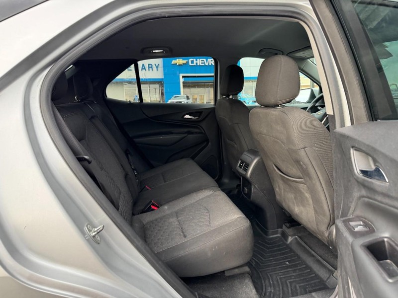 Chevrolet Equinox Vehicle Full-screen Gallery Image 10