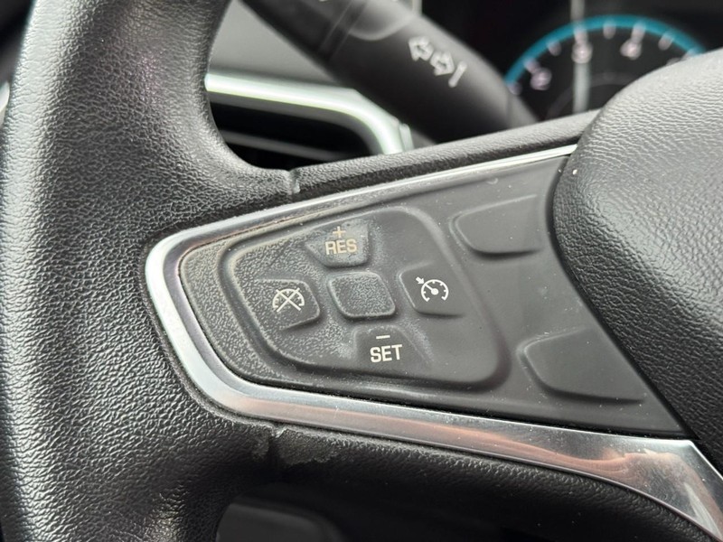 Chevrolet Equinox Vehicle Full-screen Gallery Image 16