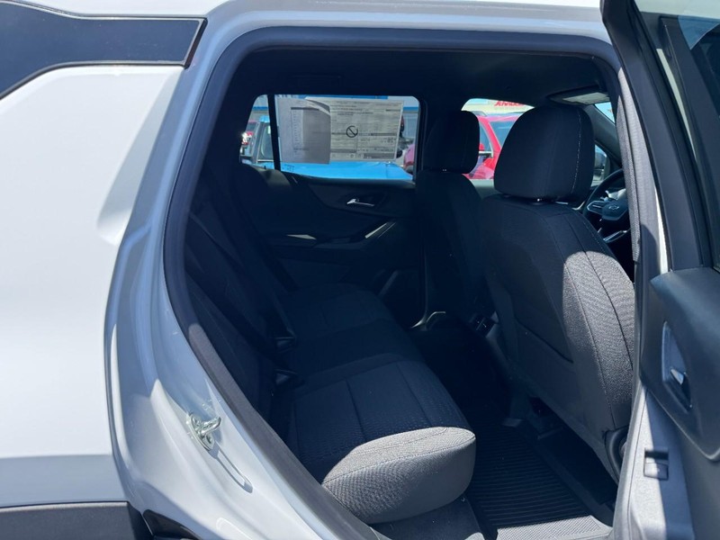 Chevrolet Equinox Vehicle Image 06