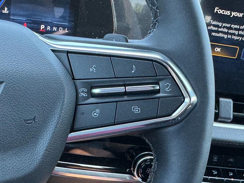 Chevrolet Equinox Vehicle Image 12