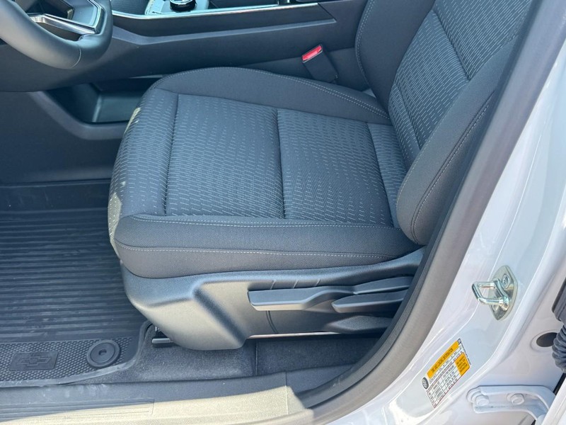 Chevrolet Equinox Vehicle Image 15
