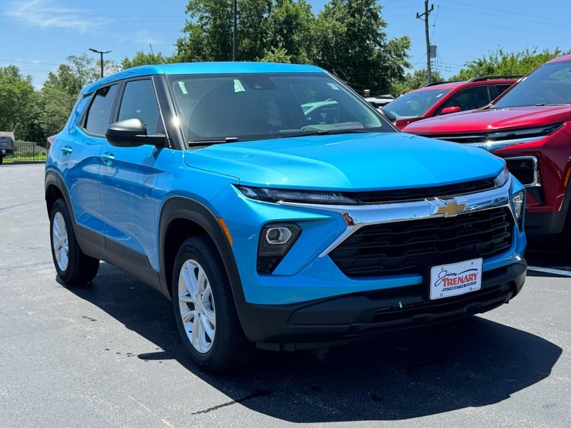 Chevrolet TrailBlazer Vehicle Image 02
