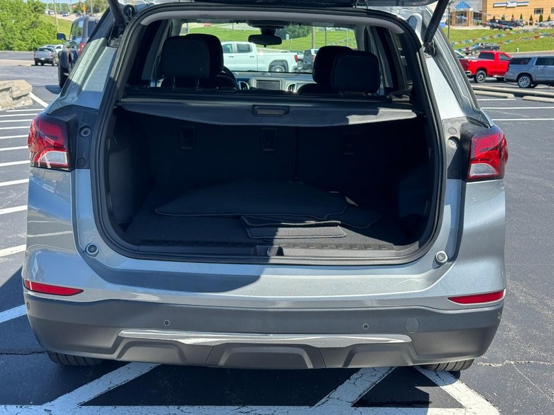 Chevrolet Equinox Vehicle Image 05