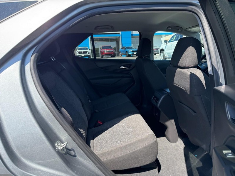 Chevrolet Equinox Vehicle Image 10
