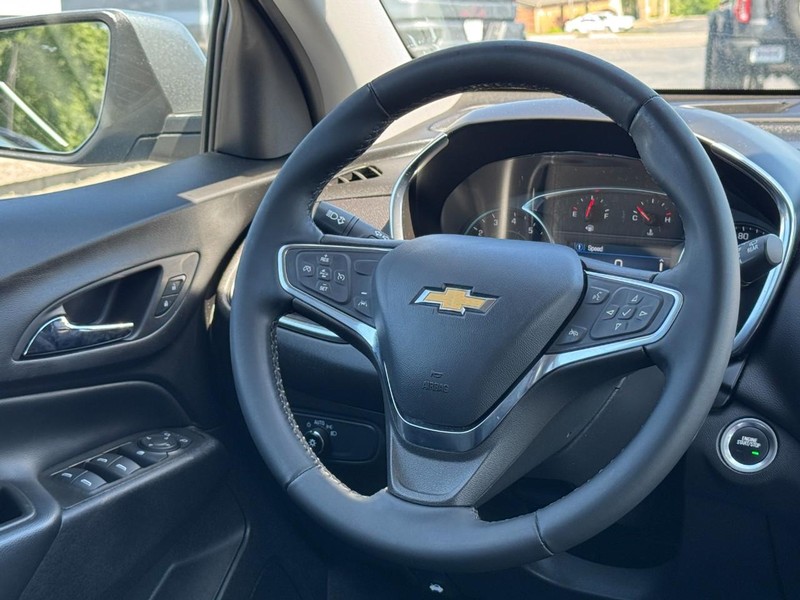 Chevrolet Equinox Vehicle Image 12