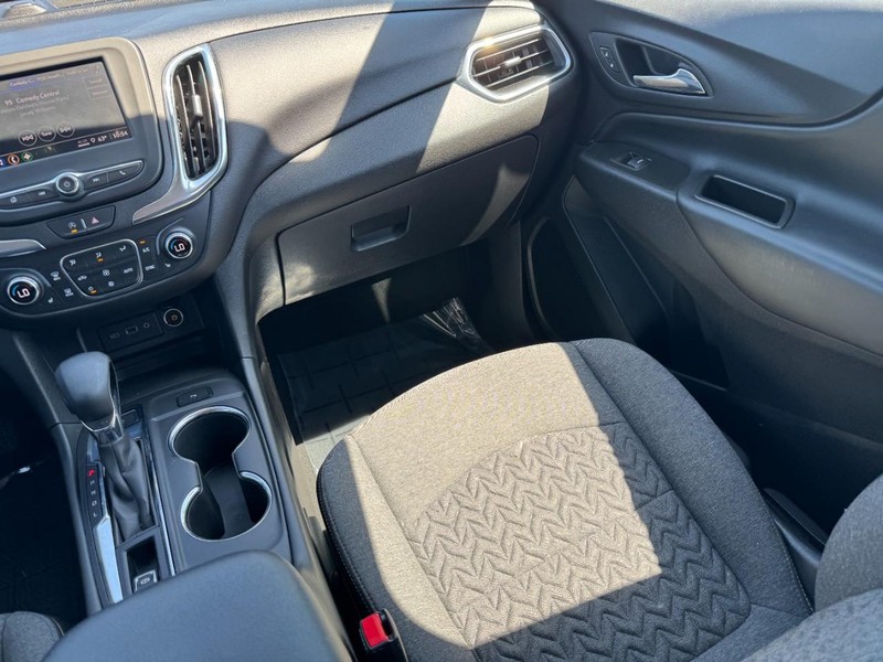 Chevrolet Equinox Vehicle Image 15