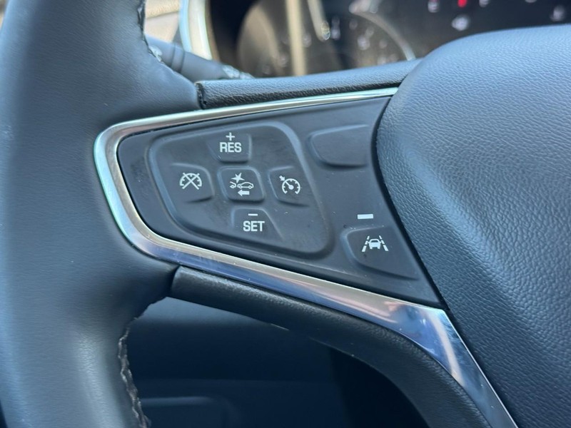 Chevrolet Equinox Vehicle Image 16