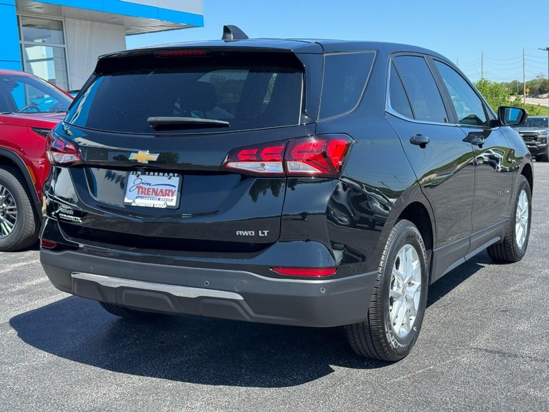 Chevrolet Equinox Vehicle Full-screen Gallery Image 03