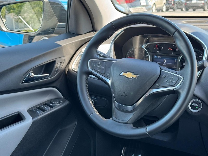 Chevrolet Equinox Vehicle Full-screen Gallery Image 12