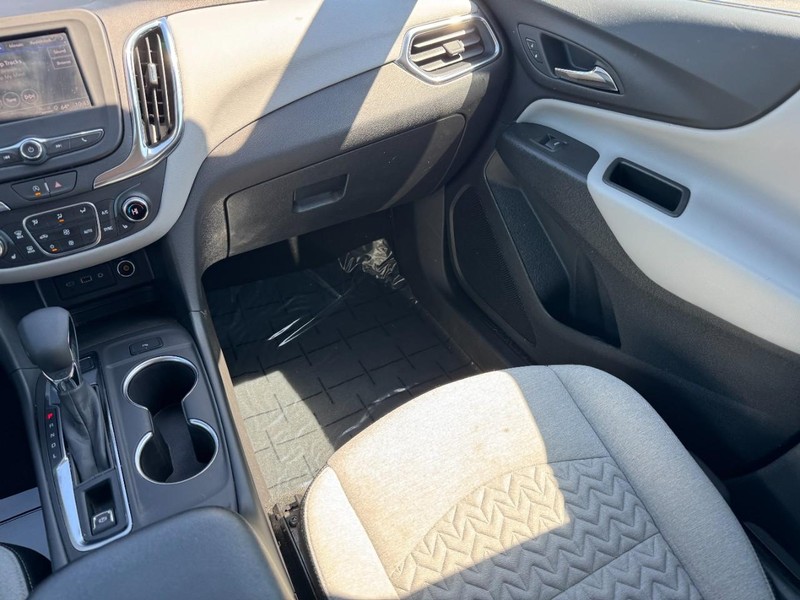 Chevrolet Equinox Vehicle Full-screen Gallery Image 15
