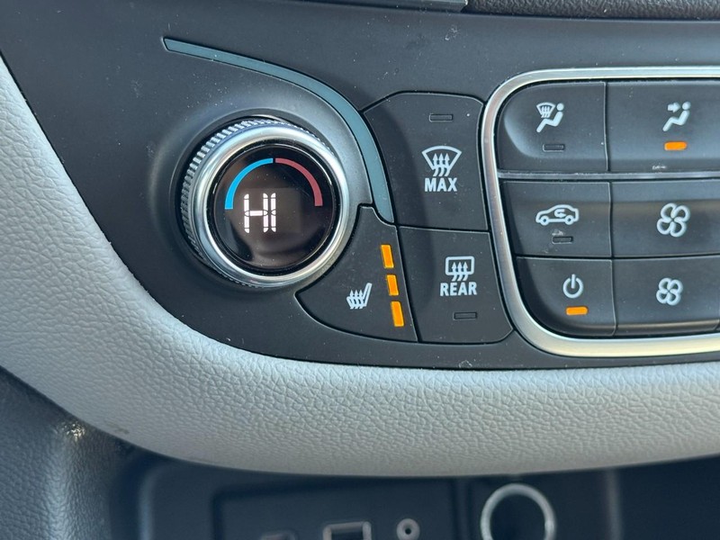 Chevrolet Equinox Vehicle Full-screen Gallery Image 20
