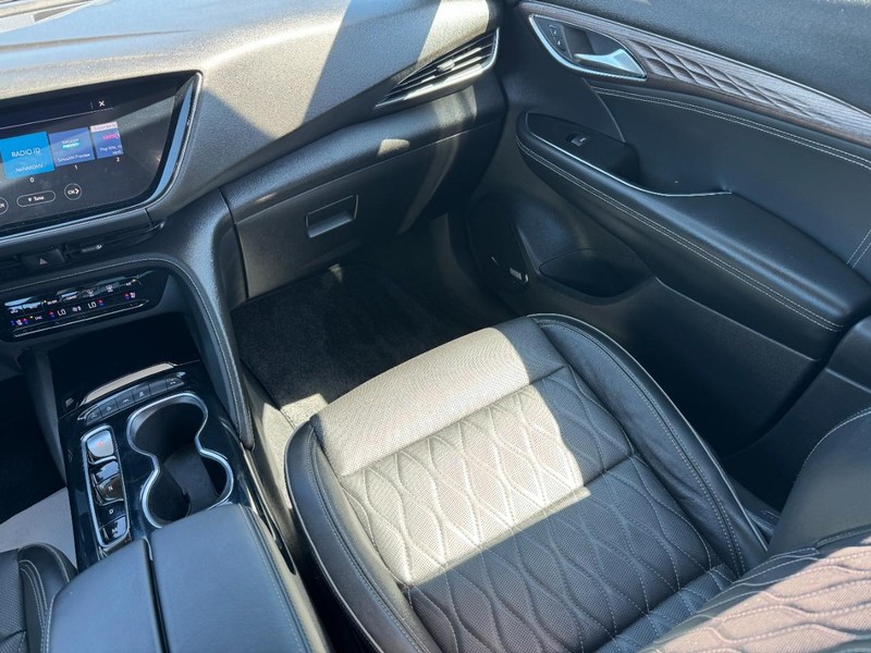 Buick Envision Vehicle Full-screen Gallery Image 15