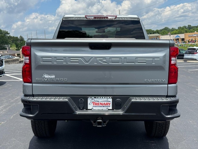 Chevrolet Silverado 1500 Vehicle Image 04