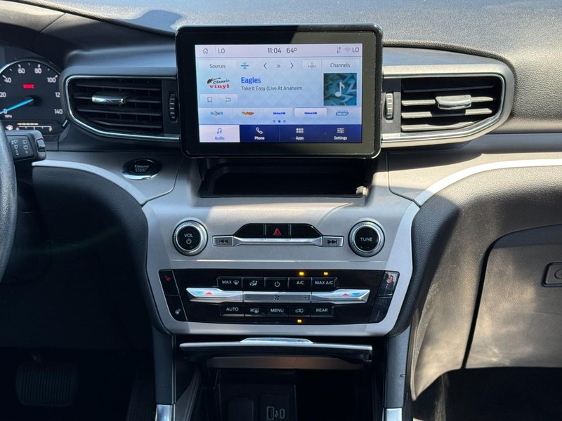 Ford Explorer Vehicle Image 13