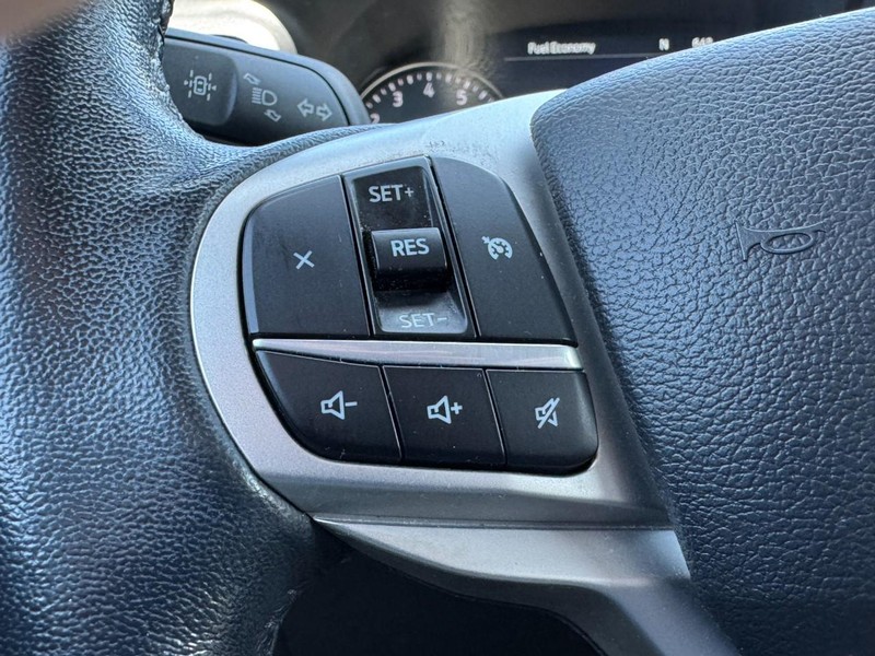 Ford Explorer Vehicle Image 16