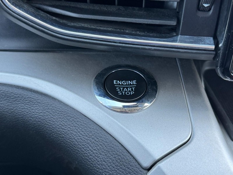 Ford Explorer Vehicle Image 21