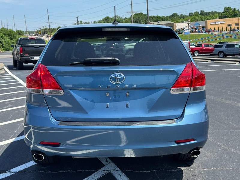 Toyota Venza Vehicle Full-screen Gallery Image 04