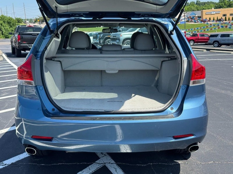 Toyota Venza Vehicle Full-screen Gallery Image 05