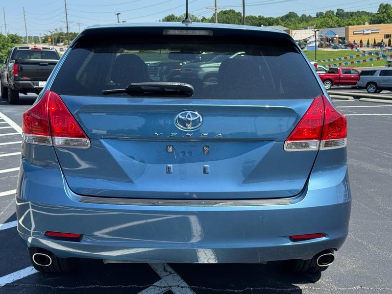 Toyota Venza Vehicle Full-screen Gallery Image 06