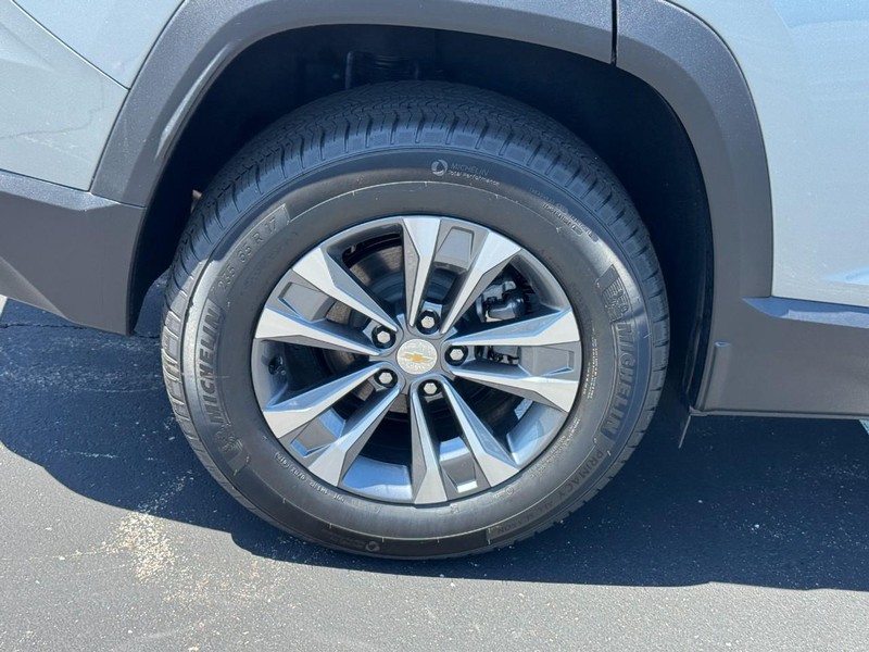 Chevrolet Equinox Vehicle Image 05